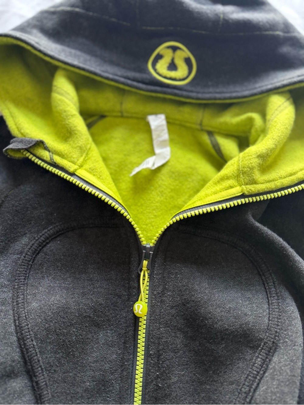 lululemon RARE VINTAGE Scuba Zip Hoodie Embroidered Fuzzy Logo Size 2 Grey Green - Picture 3 of 8